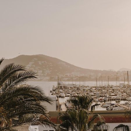 Aguas De Ibiza Grand Luxe Hotel - Small Luxury Hotel Of The World سانتا أيُلاريا ذيس ريو المظهر الخارجي الصورة